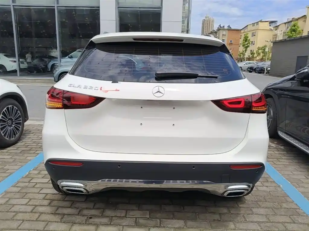 Mercedes-Benz GLA 2023 — фото 6