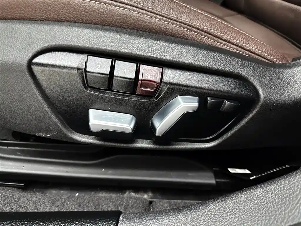 BMW 1 Series 2021 — фото 20