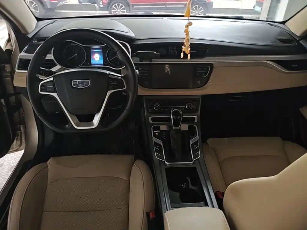 Geely Emgrand 2019 — фото 10