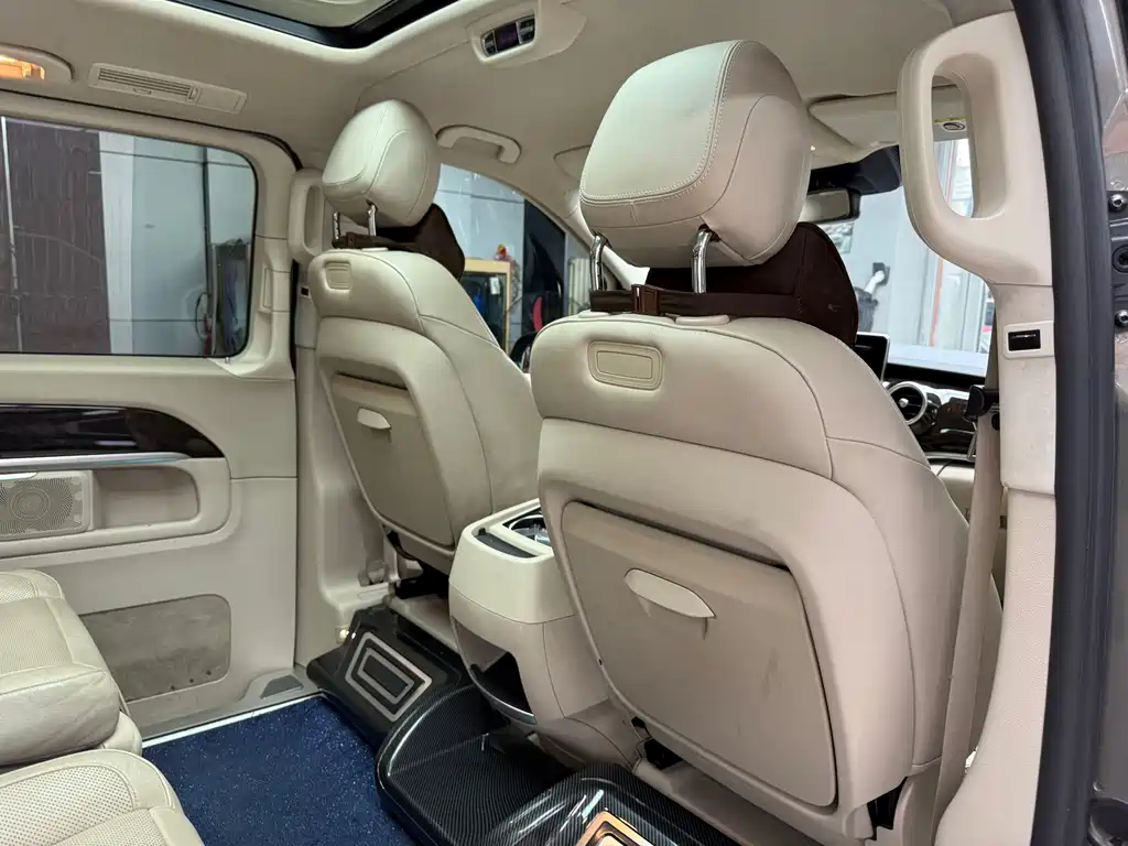Mercedes-Benz V-Class 2017 — фото 21