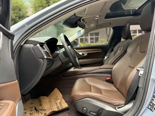 Volvo S90 2019