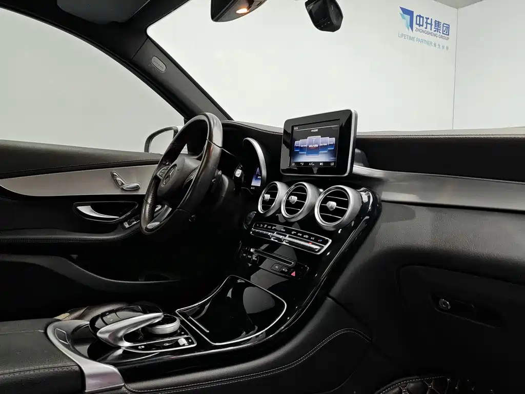 Mercedes-Benz GLC 2016 — фото 15