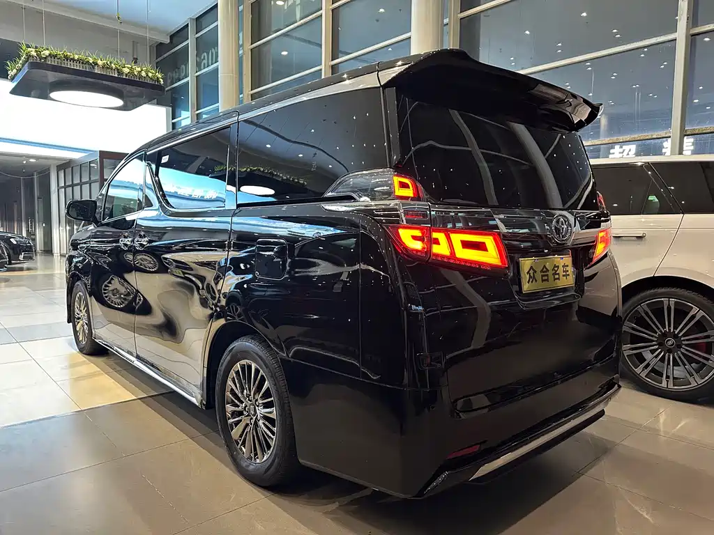 Toyota Vellfire 2022 — фото 4