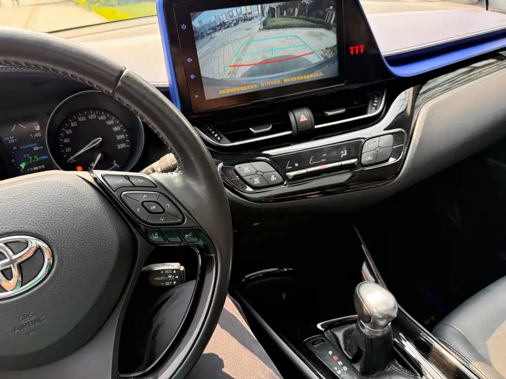 Toyota C-HR 2022 — фото 32