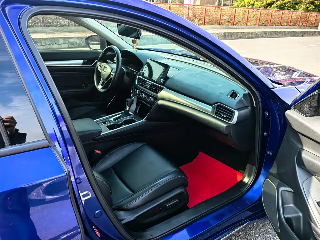 Honda Accord 2018 — фото 22