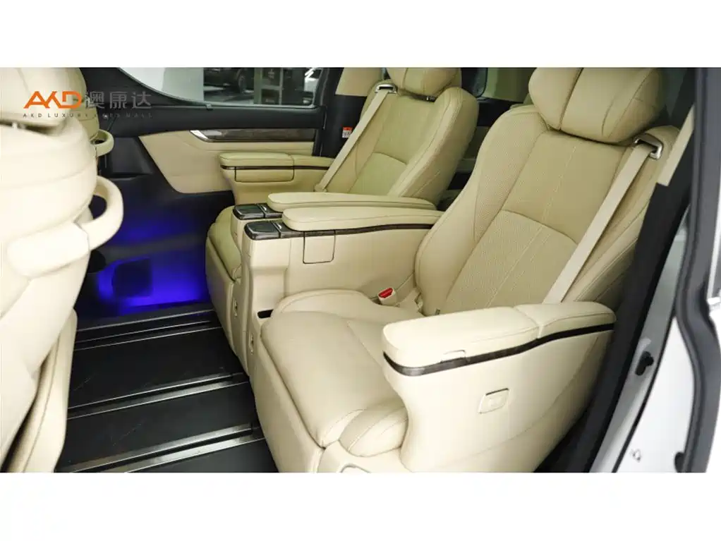 Toyota Vellfire 2022 — фото 7