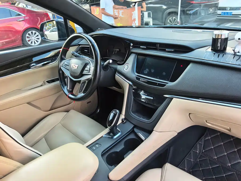 Cadillac XT5 2017 — фото 10