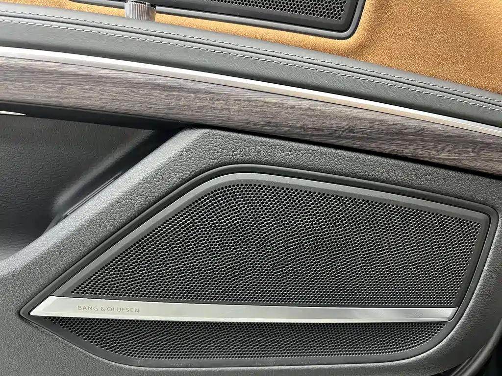 Audi A8 2023 — фото 9