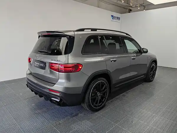 Mercedes-Benz GLB AMG 2025