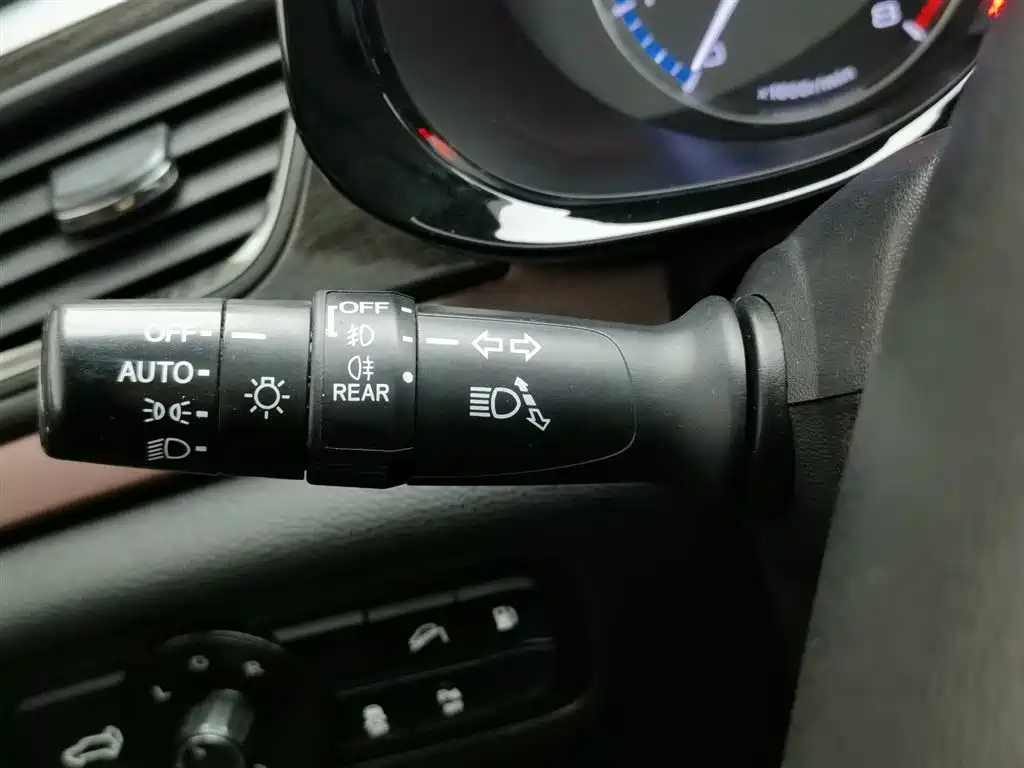 GAC Motor Trumpchi GS8 2018 — фото 21