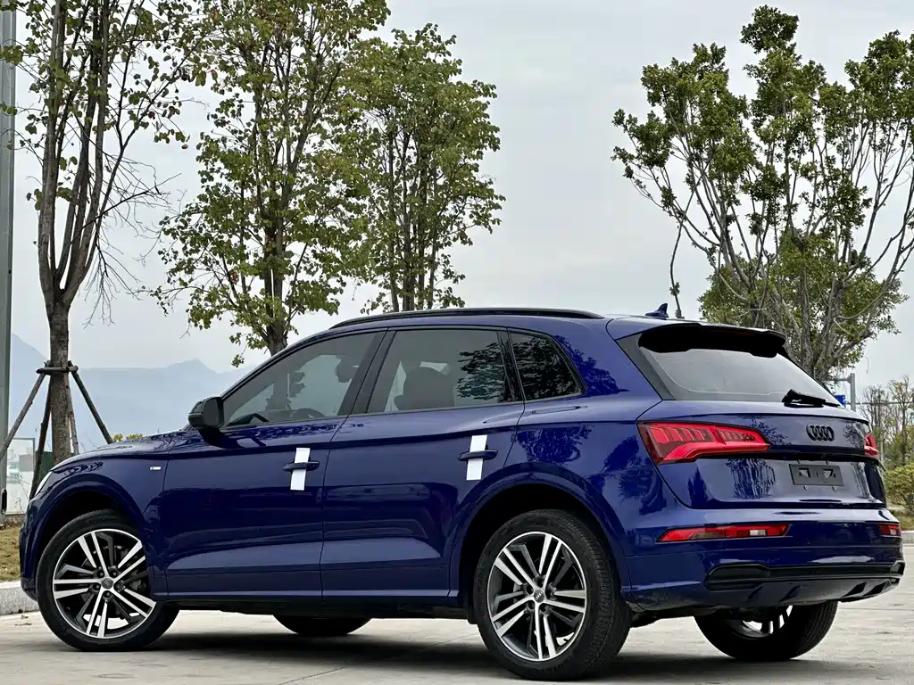 Audi Q5L 2021 — фото 9
