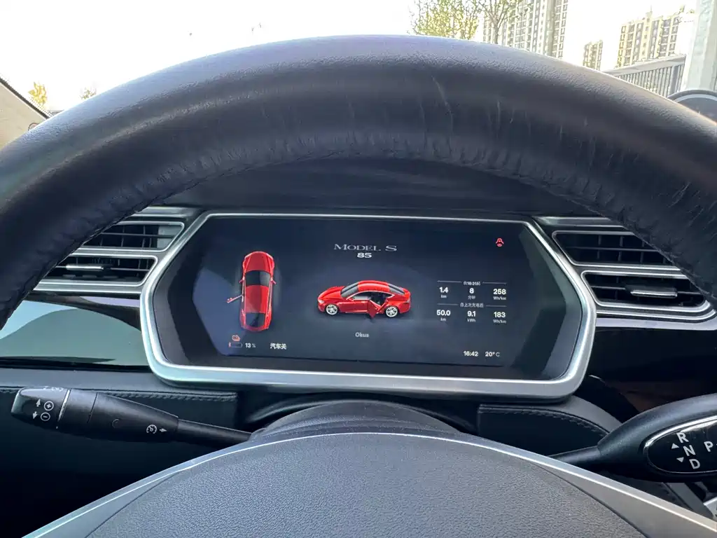 Tesla Model S 2014 — фото 14