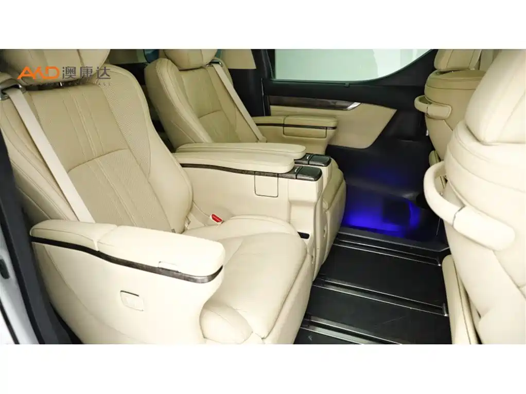 Toyota Vellfire 2022 — фото 8