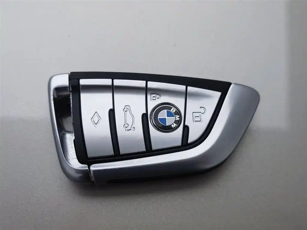 BMW 5 Series 2017 — фото 19