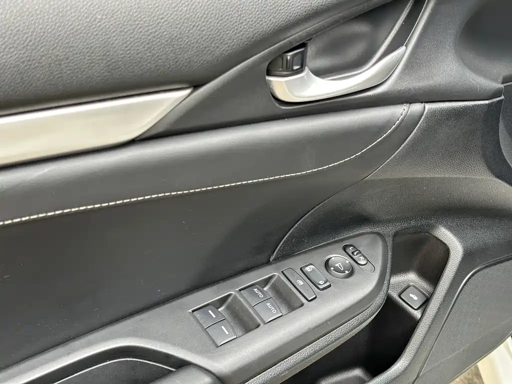 Honda Civic 2021 — фото 10