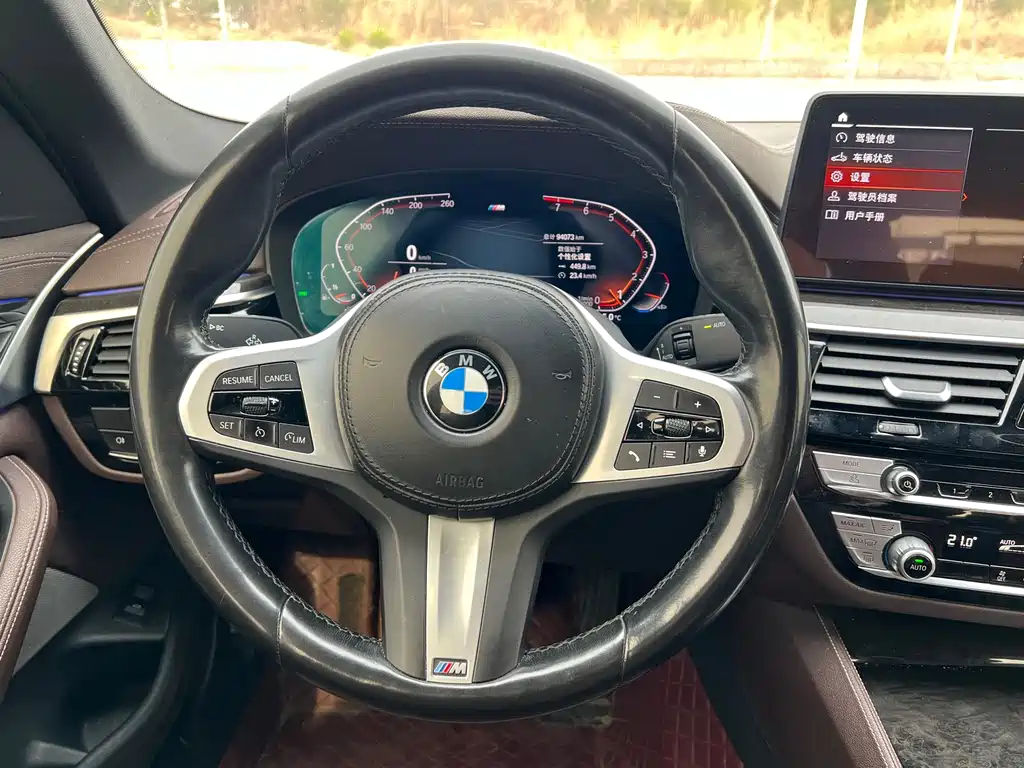 BMW 5 Series 2022 — фото 14