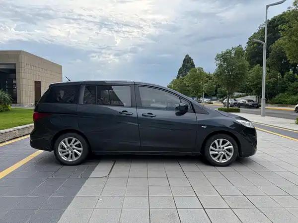 Mazda 5 2011