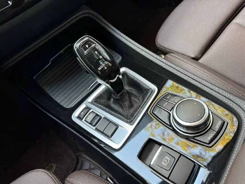 BMW 1 Series 2023 — фото 15