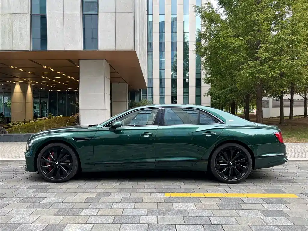 Bentley Flying Spur 2022 — фото 2