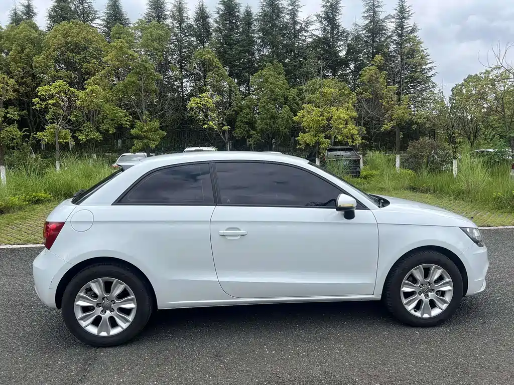 Audi A1 2015 — фото 7