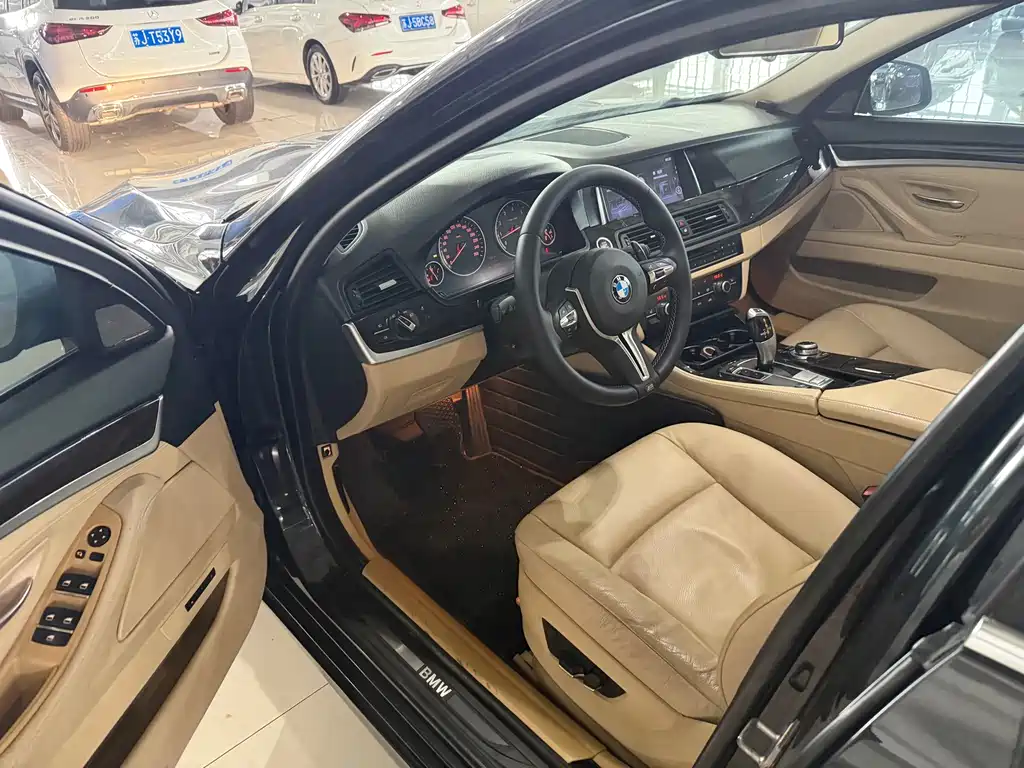 BMW 5 Series 2012 — фото 12