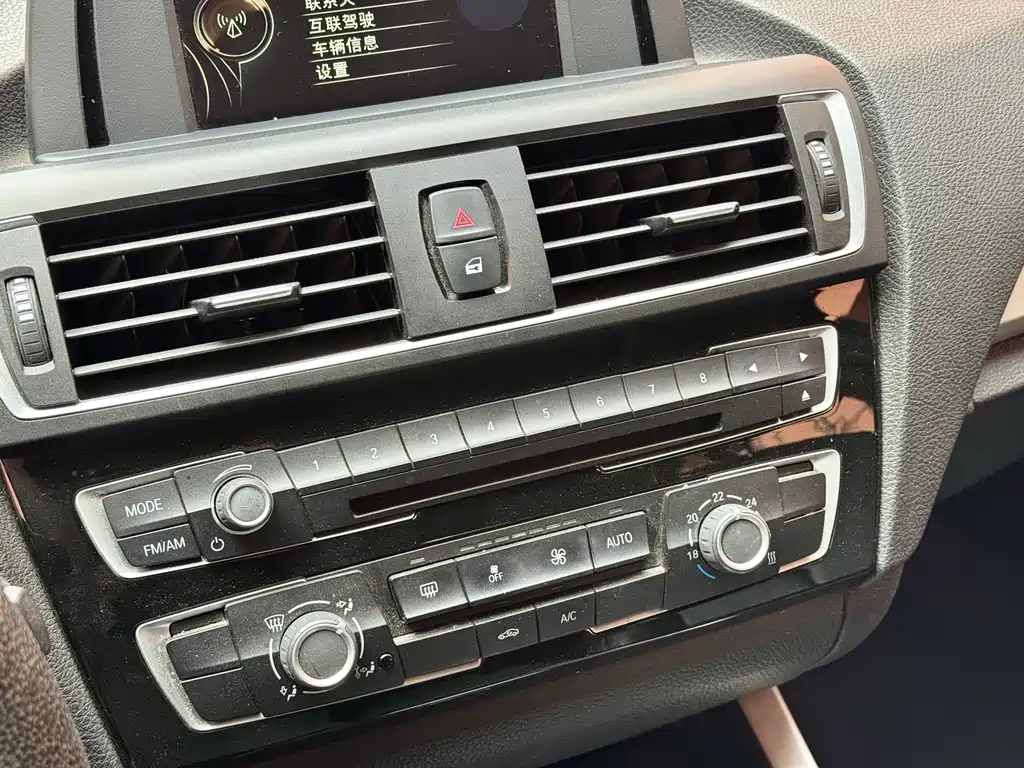 BMW 1 Series 2017 — фото 12