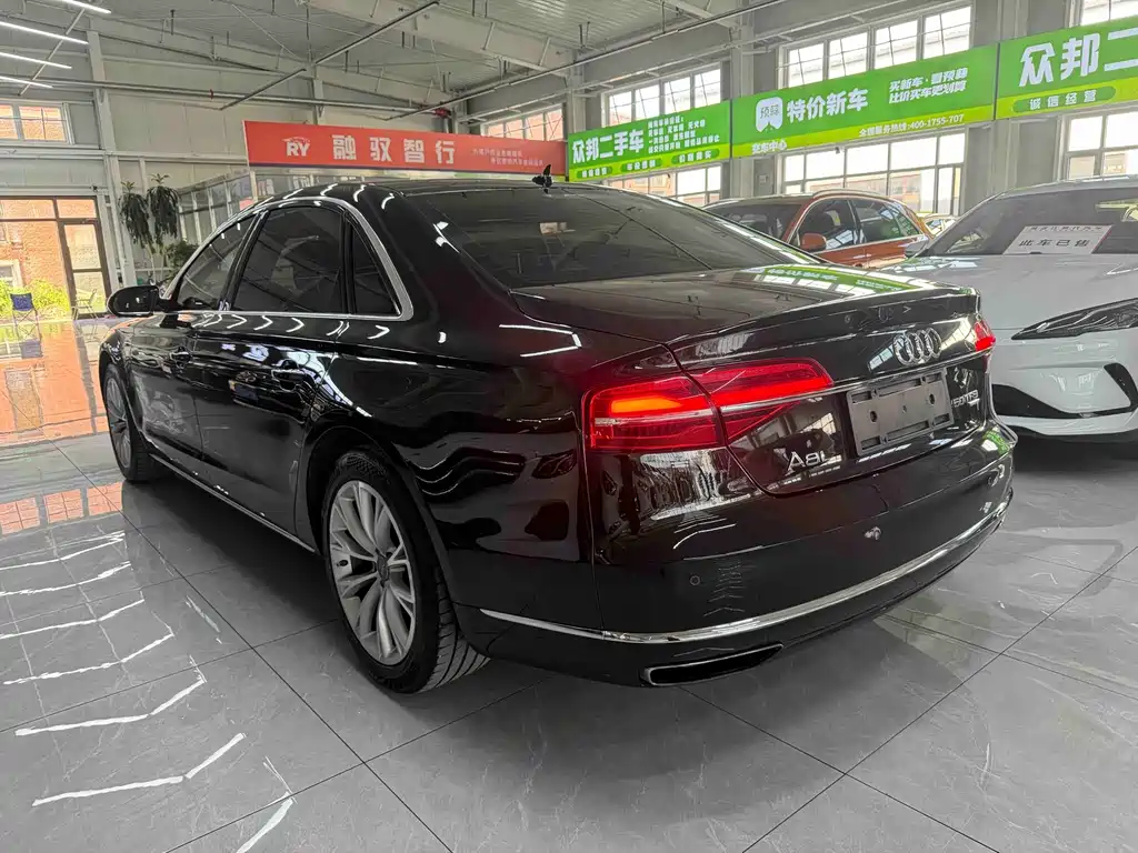 Audi A8 2015 — фото 6