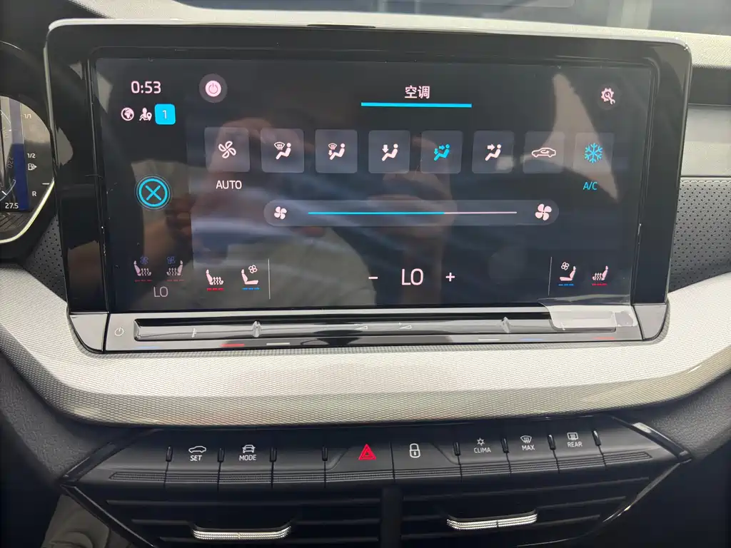 Skoda Octavia 2022 — фото 15