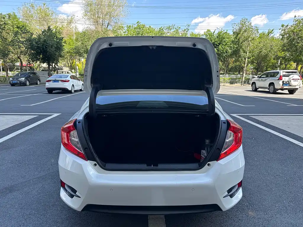 Honda Civic 2018 — фото 13