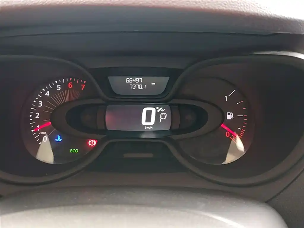 Renault Captur 2018 — фото 12