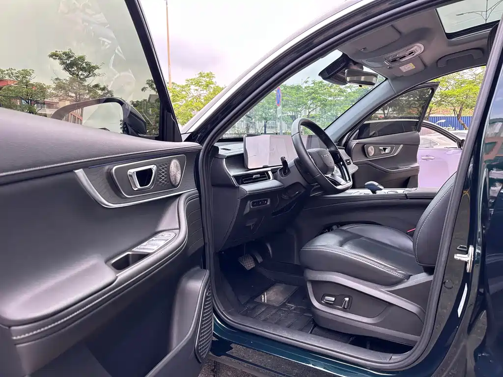 Chery Tiggo 8 PRO New Energy 2024 — фото 11