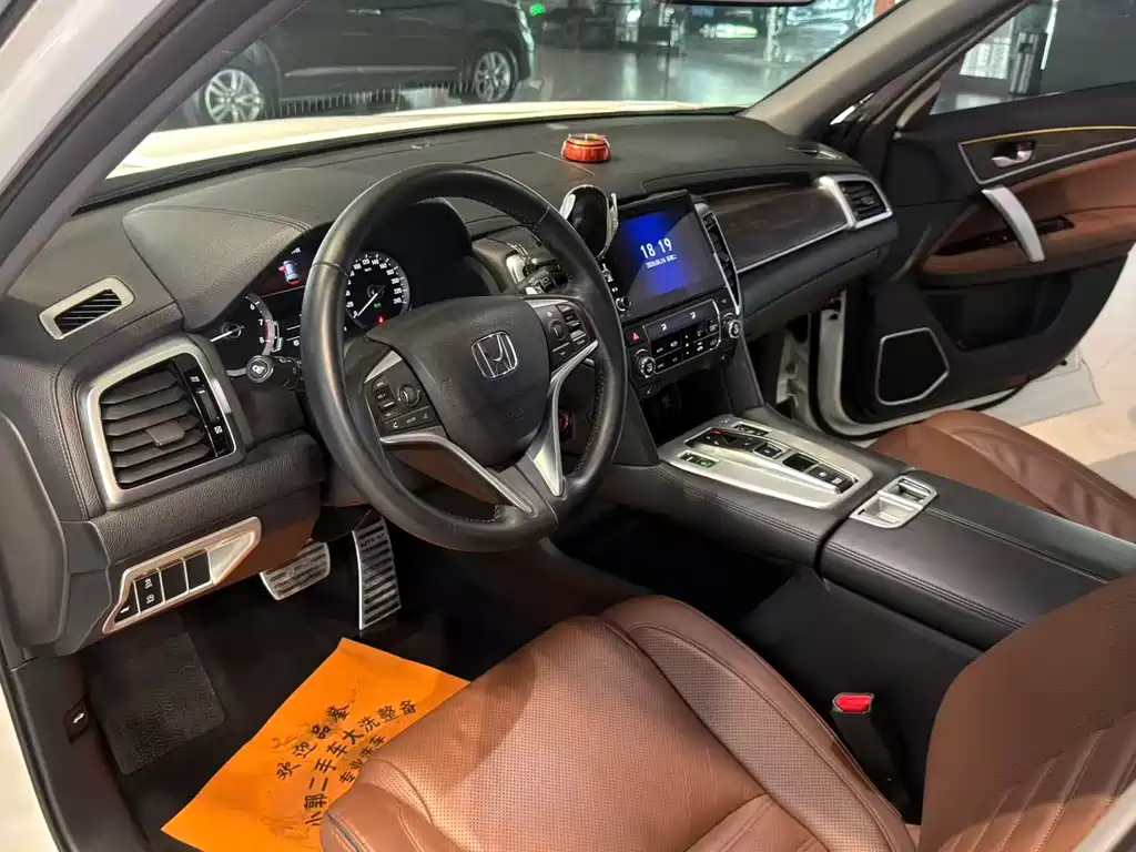 Honda UR-V 2017 — фото 8