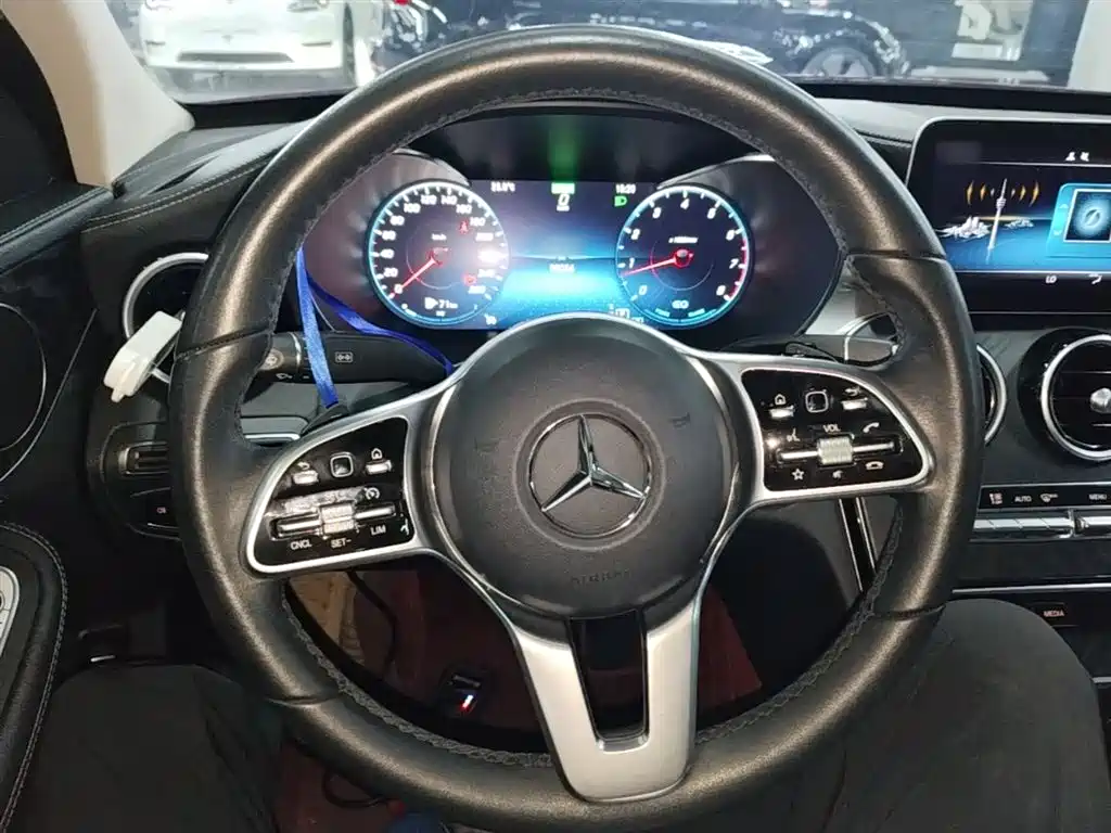 Mercedes-Benz C-Class 2019 — фото 11