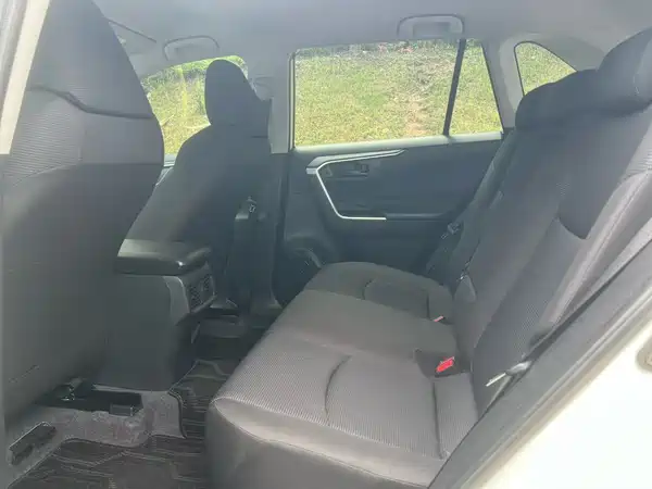 Toyota RAV4 2025