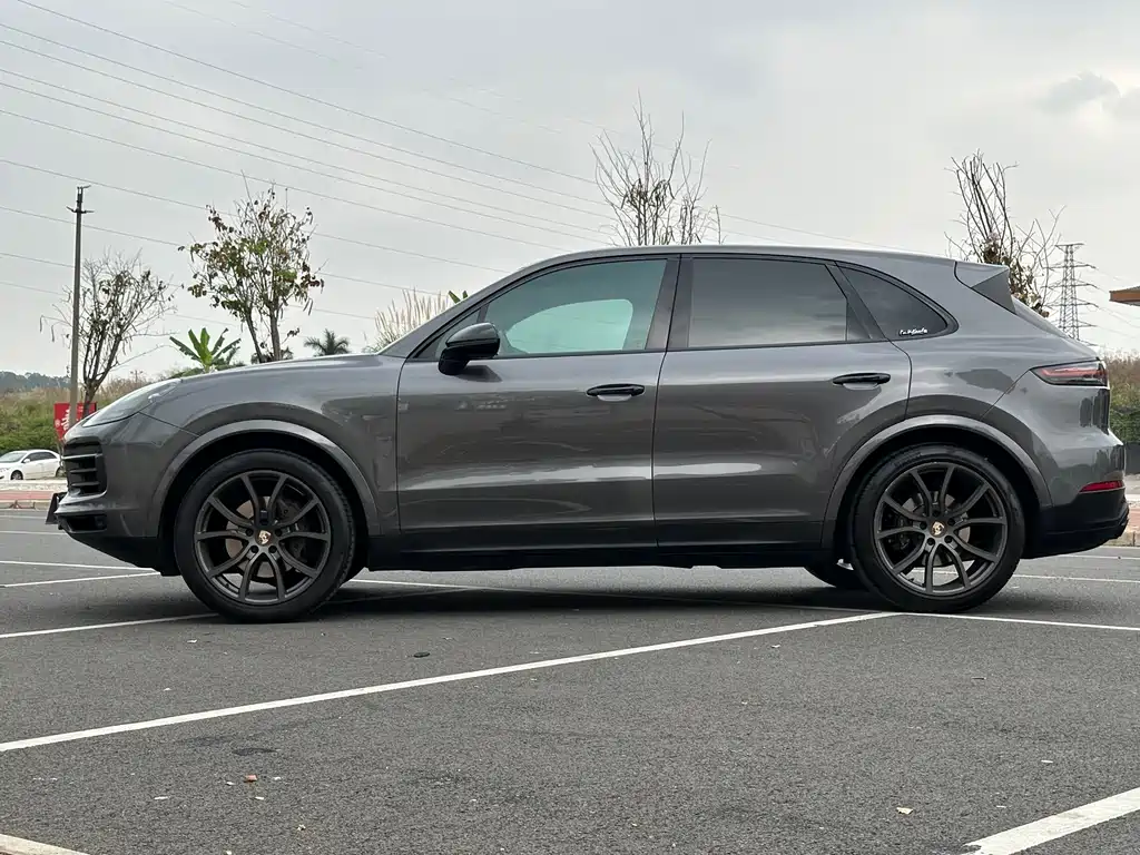 Porsche Cayenne 2019 — фото 8
