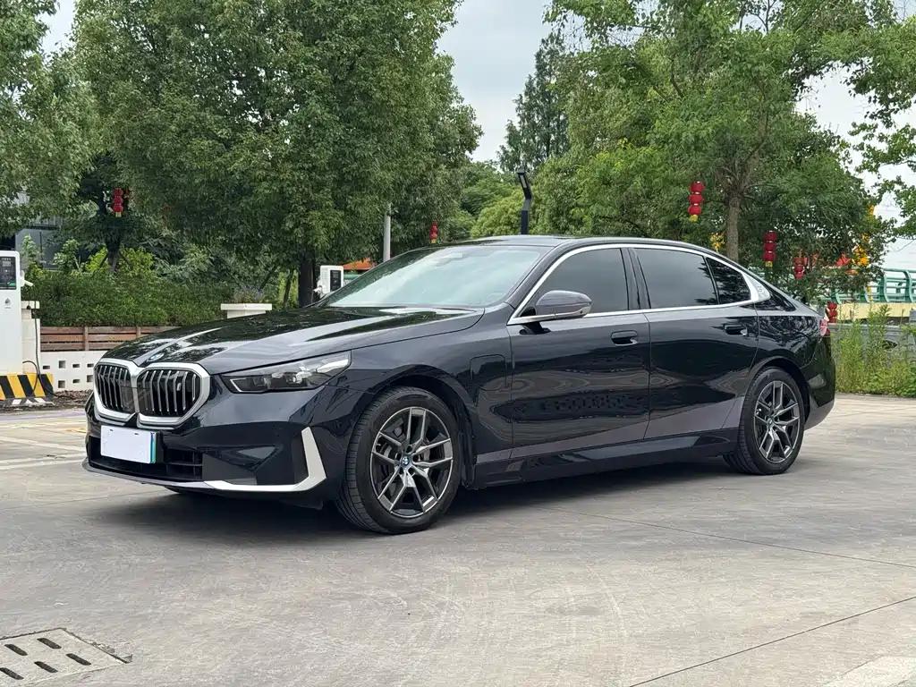 BMW i5 2025 — фото 1