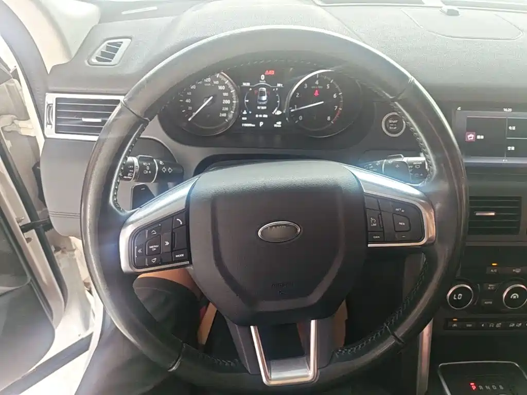 Land Rover Discovery Sport 2018 — фото 11