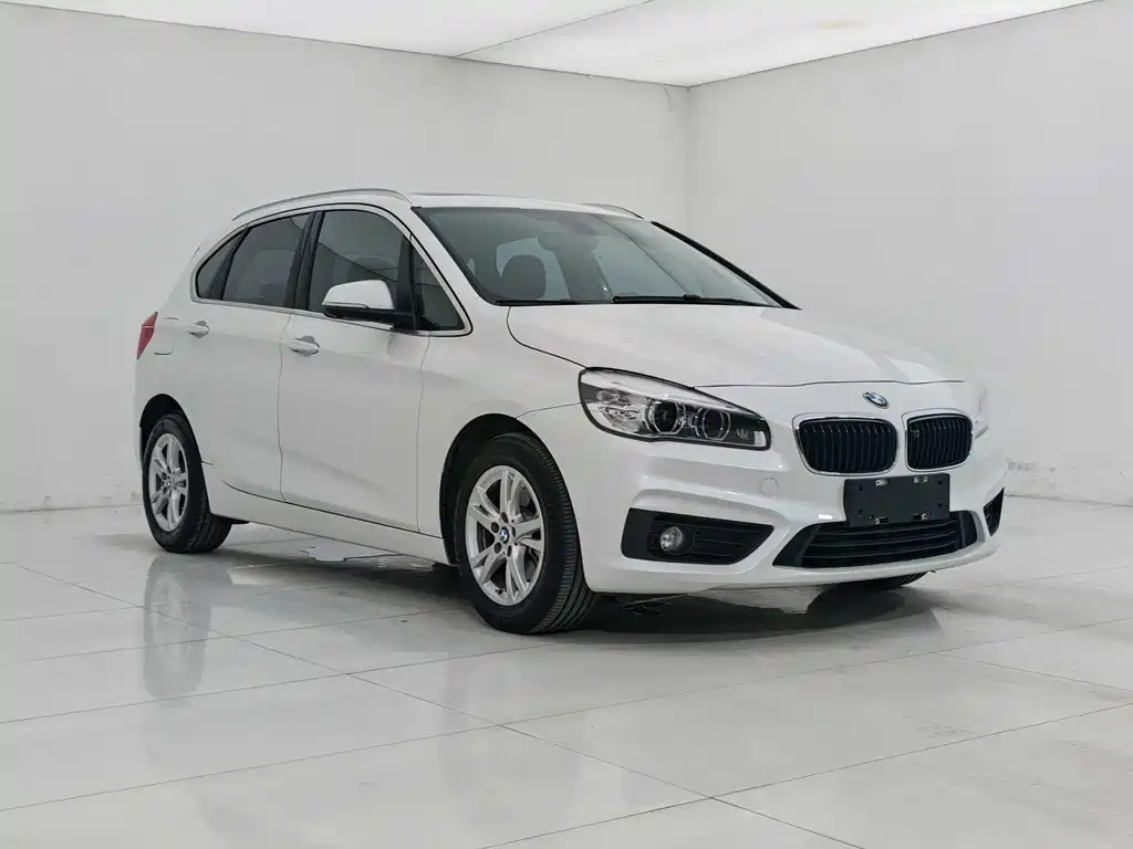 BMW 2 Series Station Wagon 2018 — фото 2