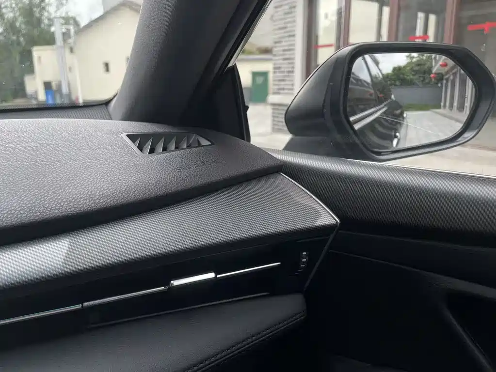 Toyota Avalon 2020 — фото 18