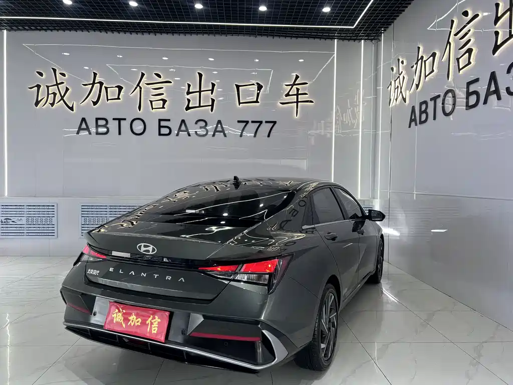 Hyundai Elantra 2024