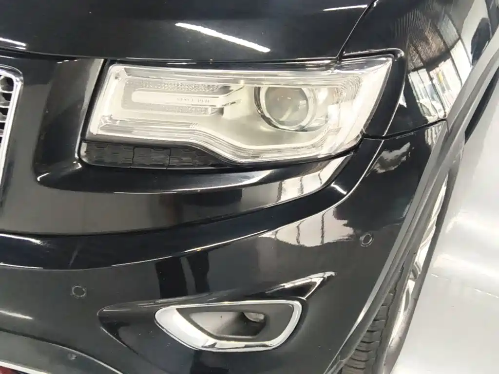 Jeep Grand Cherokee 2015 — фото 24