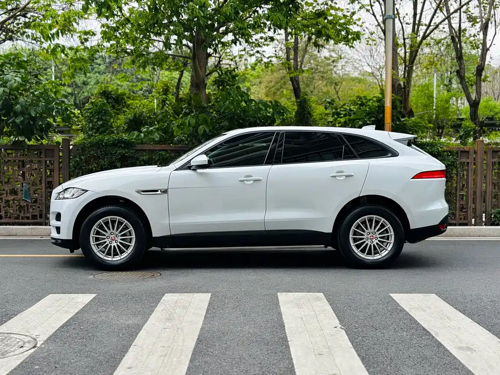 Jaguar F-PACE 2017 — фото 3