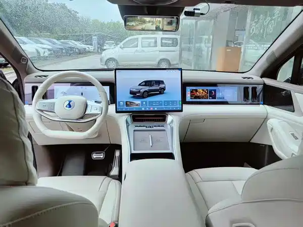 Denza N8L 2025