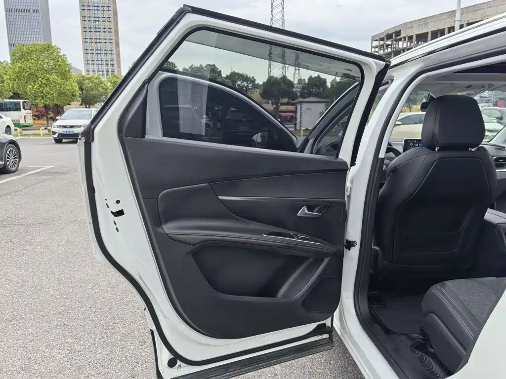 Peugeot 5008 2019 — фото 17