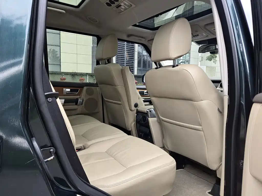 Land Rover Discovery 2015 — фото 6