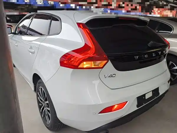Volvo V40 2019