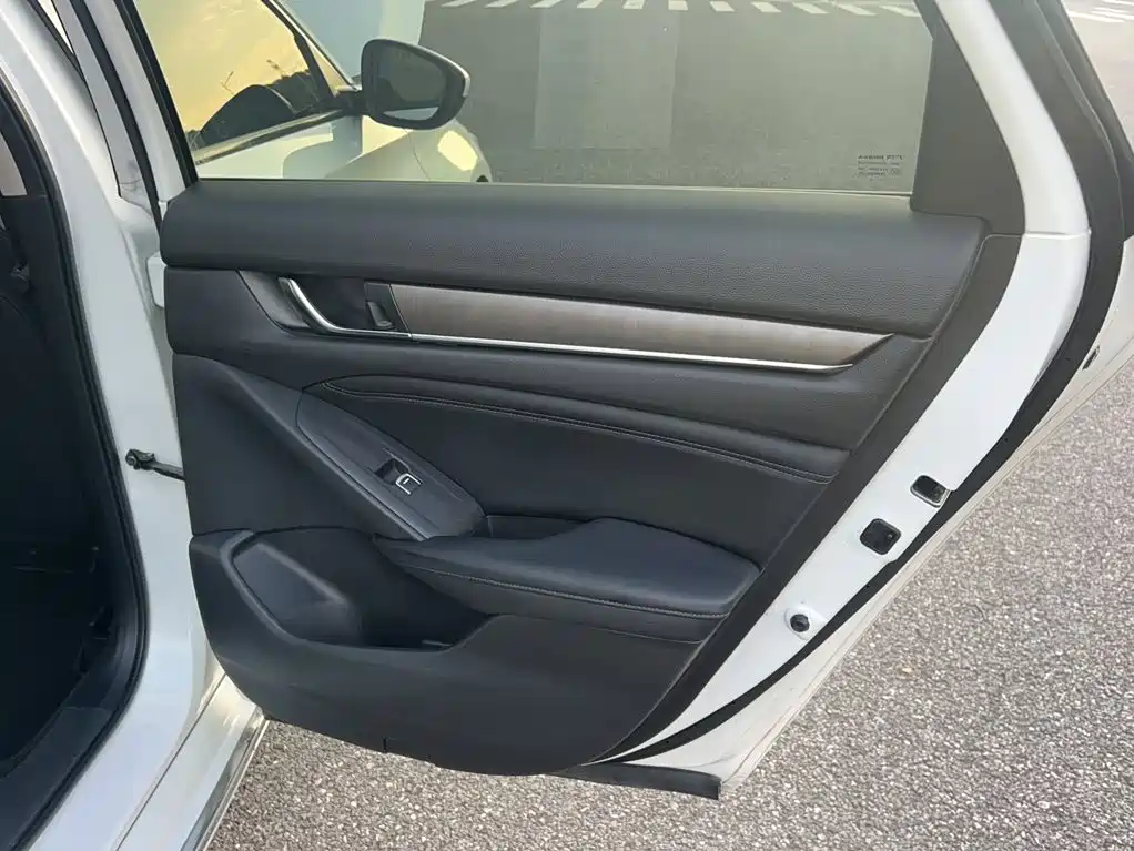 Honda Accord 2020 — фото 15