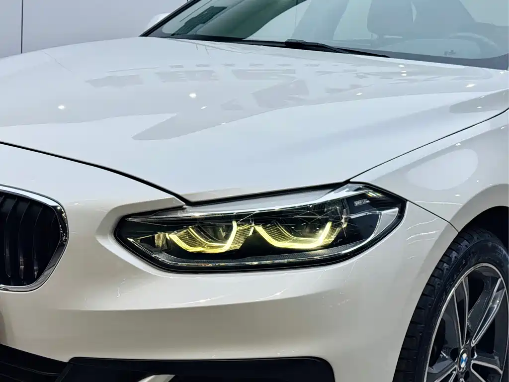 BMW 1 Series 2019 — фото 2