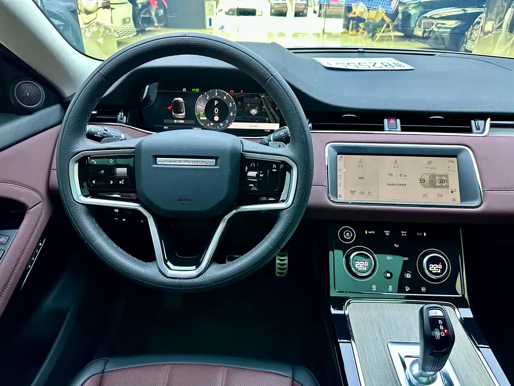 Land Rover Evoque PHEV 2023 — фото 14
