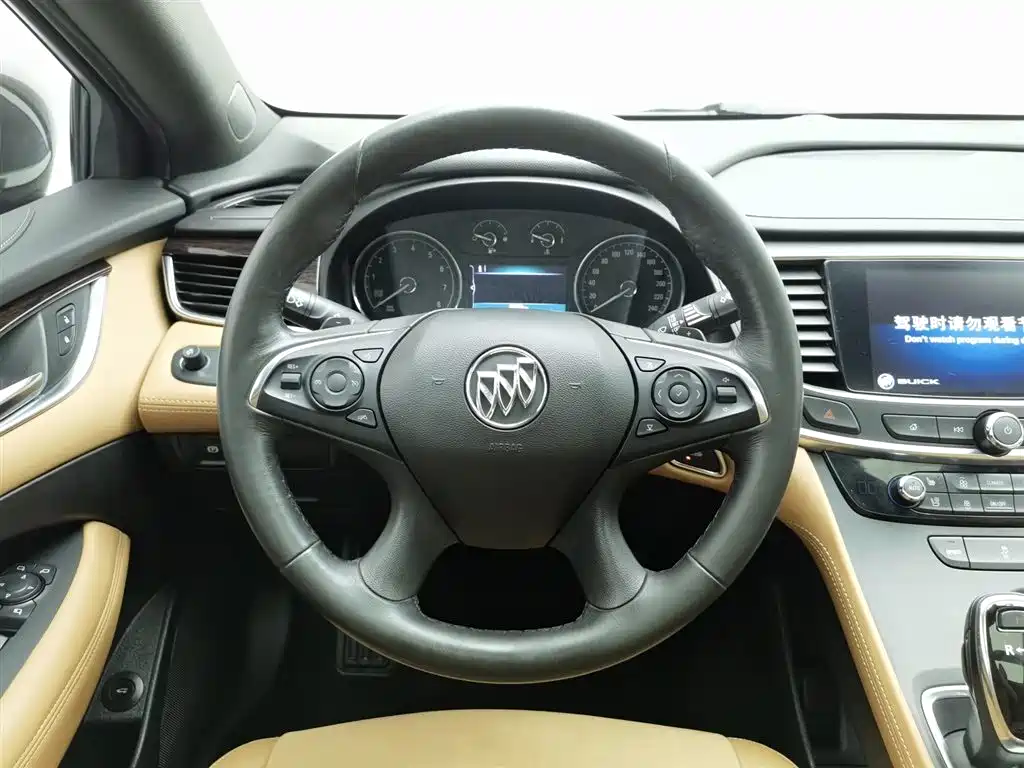Buick LaCrosse 2017 — фото 11